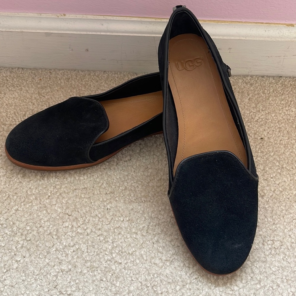 NWOT - UGG leather loafers